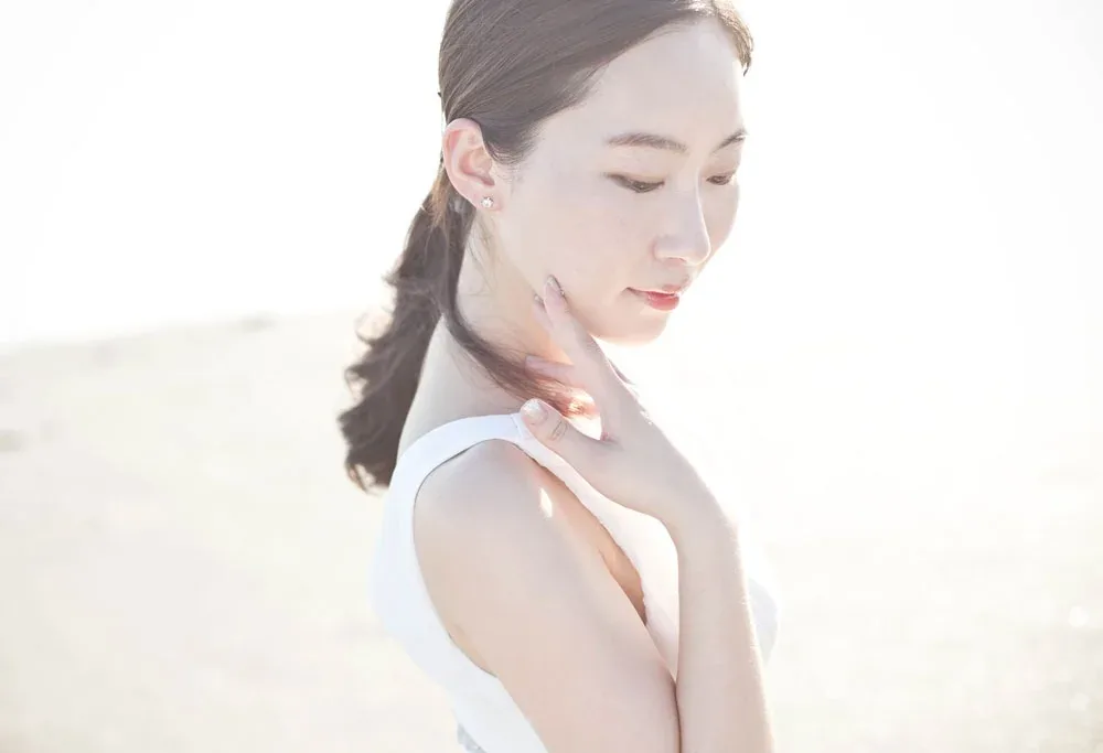 햇살 아래 신부 클로즈업 포트레이트